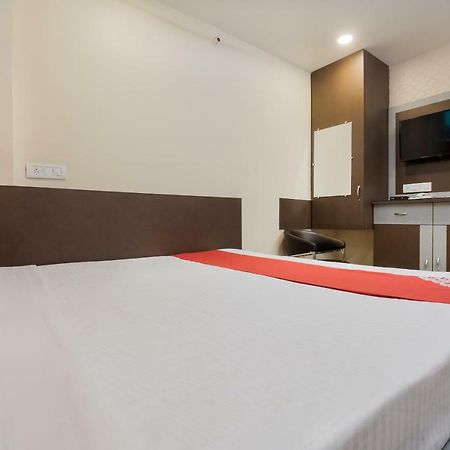 Oyo 45609 The Legend Inn Deluxe Danapur Exterior foto