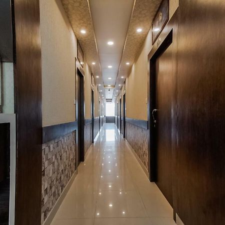 Oyo 45609 The Legend Inn Deluxe Danapur Exterior foto