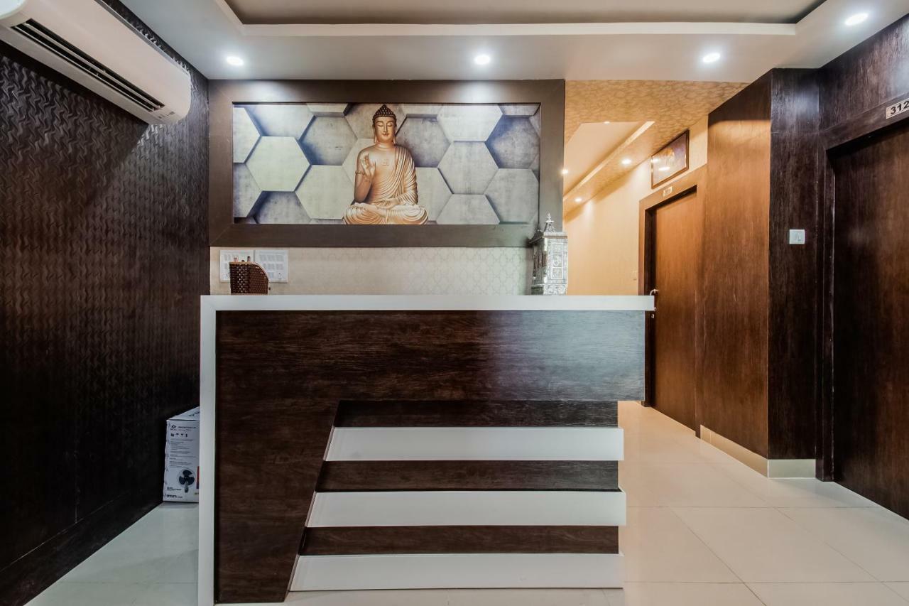 Oyo 45609 The Legend Inn Deluxe Danapur Exterior foto