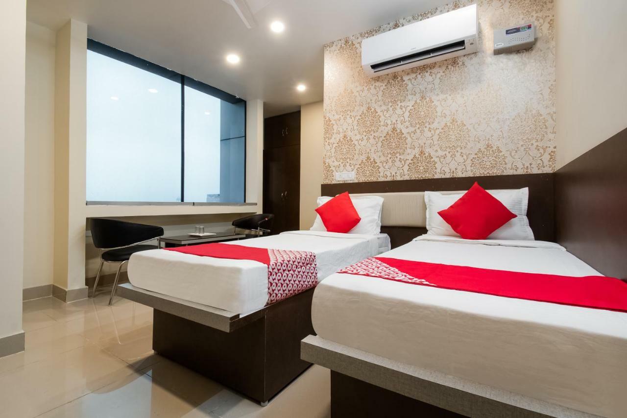 Oyo 45609 The Legend Inn Deluxe Danapur Exterior foto