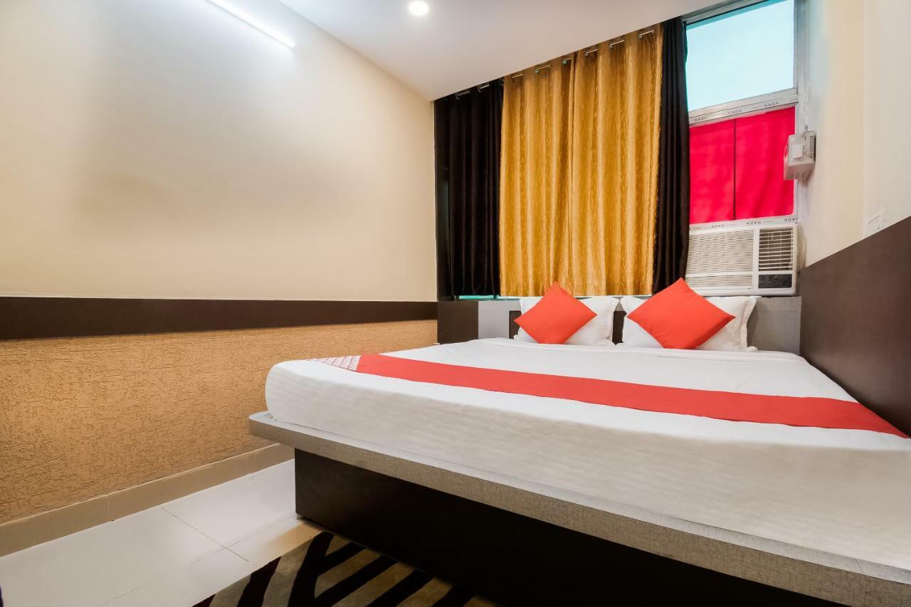 Oyo 45609 The Legend Inn Deluxe Danapur Exterior foto