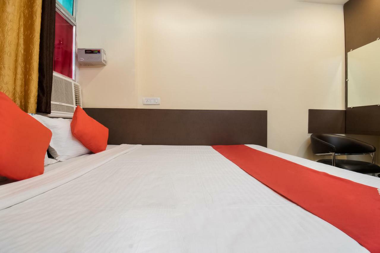 Oyo 45609 The Legend Inn Deluxe Danapur Exterior foto