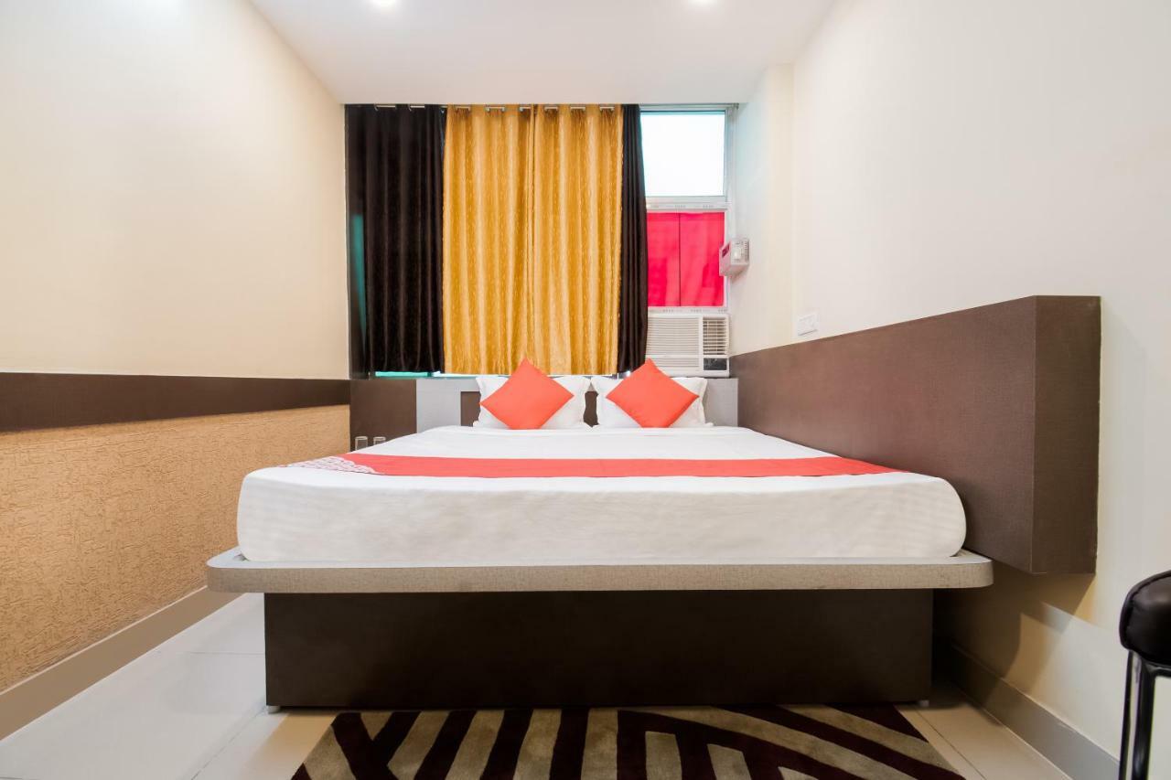 Oyo 45609 The Legend Inn Deluxe Danapur Exterior foto