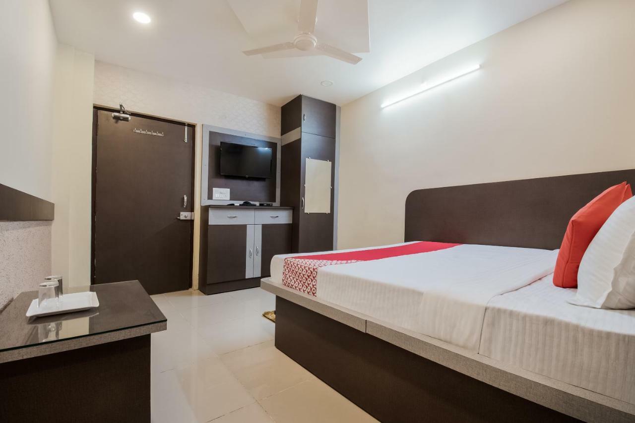 Oyo 45609 The Legend Inn Deluxe Danapur Exterior foto